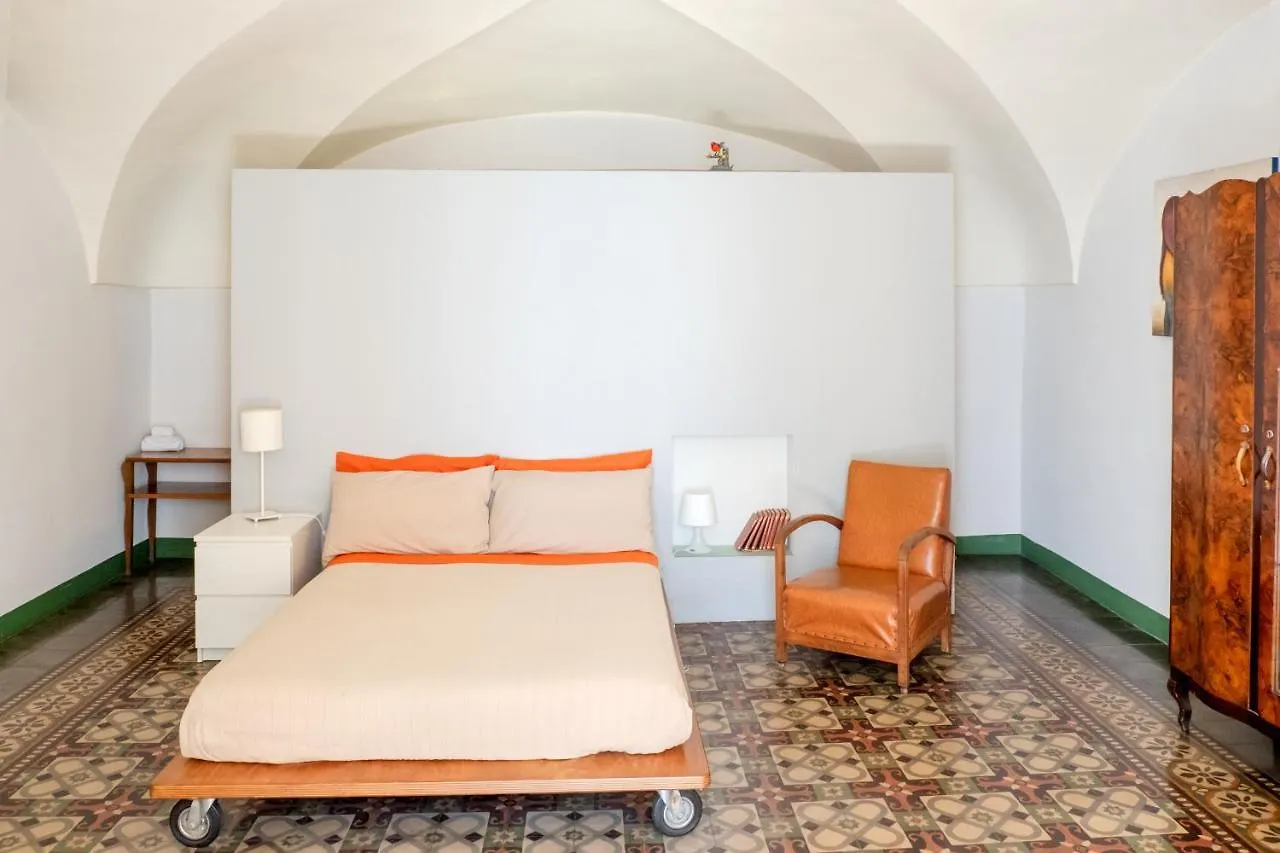 Tre Vie Apartment Con Terrazzo Giardino Pensile Catania 0*,
