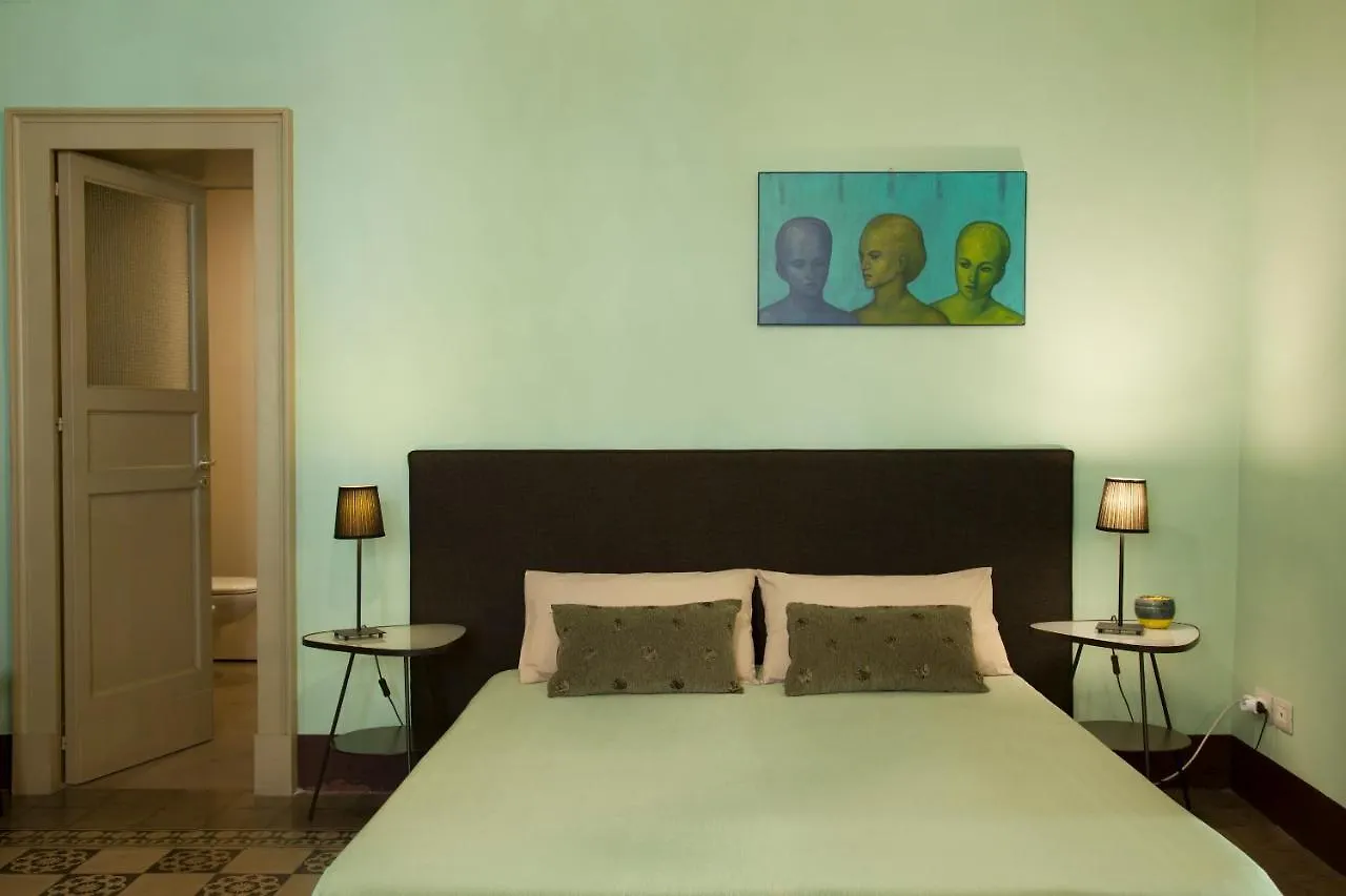 Tre Vie Apartment Con Terrazzo Giardino Pensile Catania 0*,