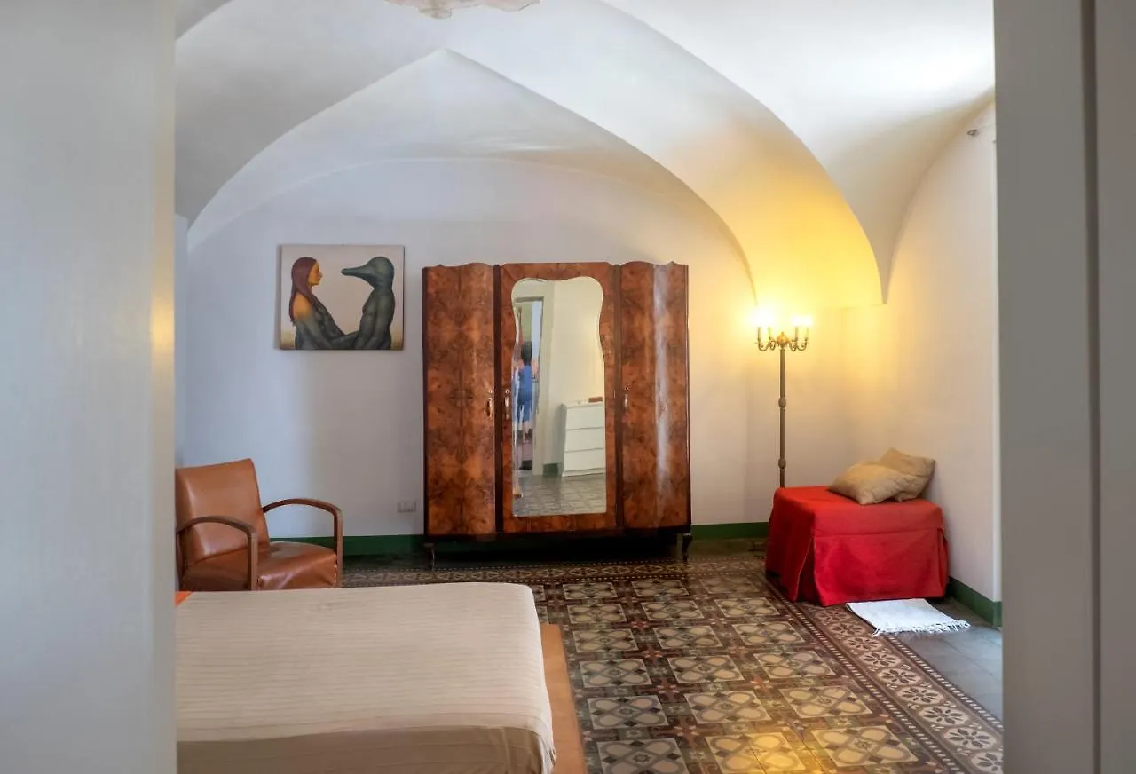 Tre Vie Apartment Con Terrazzo Giardino Pensile Catania 0*,  Italy